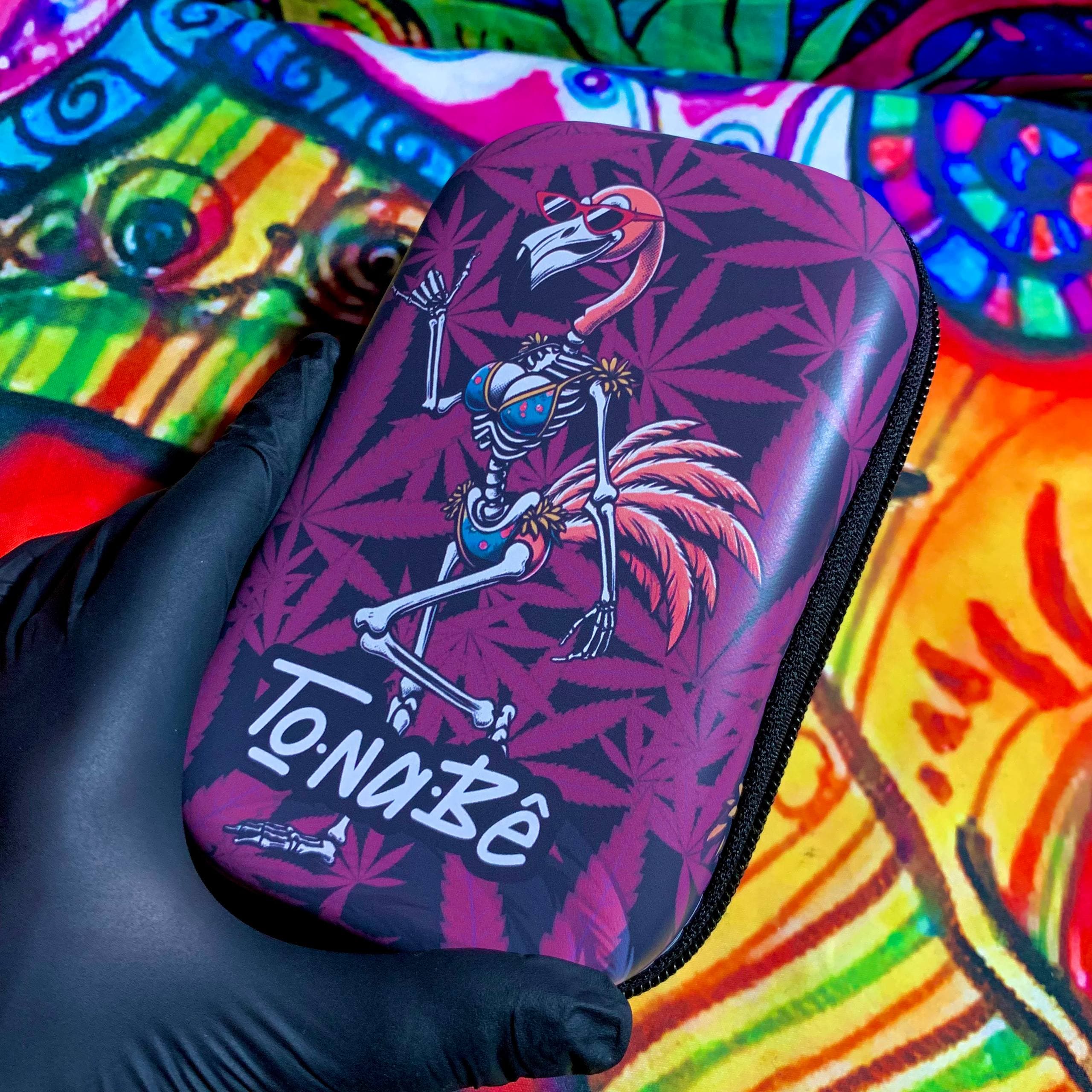 CASE TÔ NA BÉ — FLAMINGO ESQUELETO 🦩💀